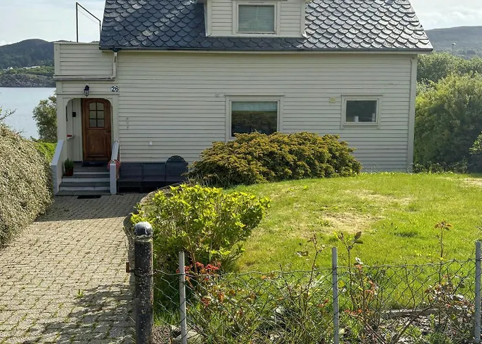 Feriehus 1950s House With Sauna And Sea In Foresvik
